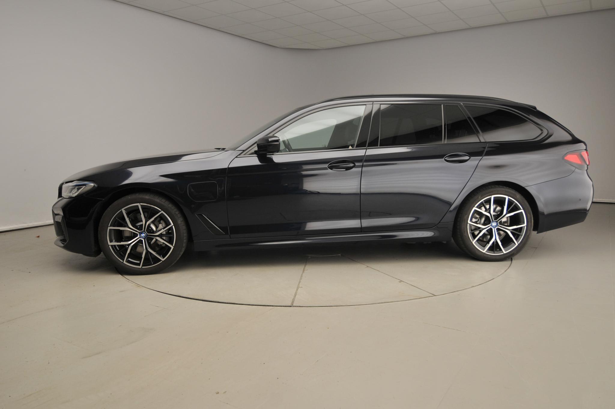 BMW 5 Serie Touring 530e xDrive - Afbeelding 3