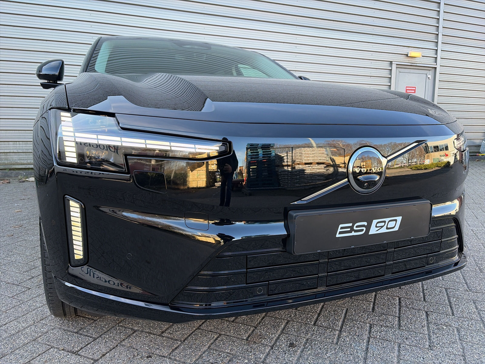 Volvo ES90 Ext. Range Plus Launch Edition 92 kWh - Afbeelding 4