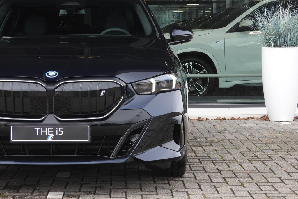 BMW i5 11