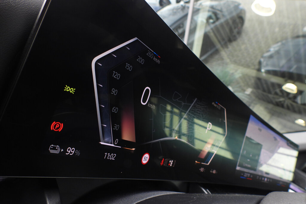 BMW i5 17