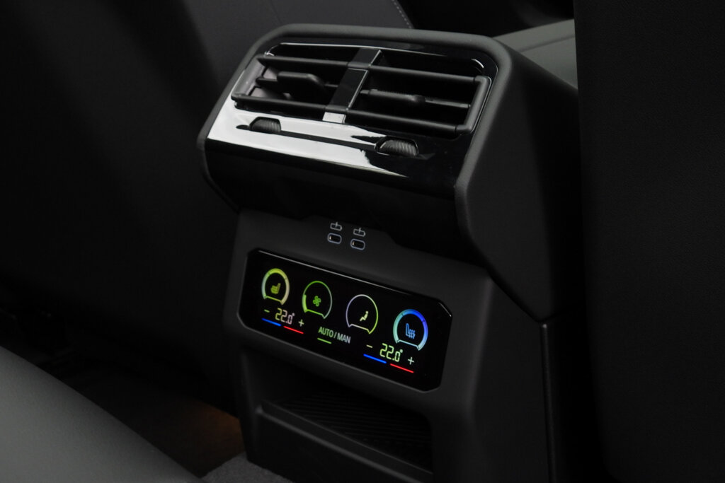 BMW i5 37