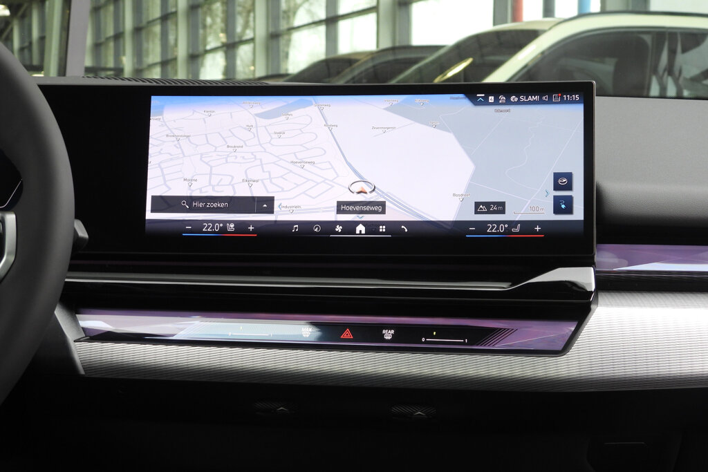 BMW i5 39