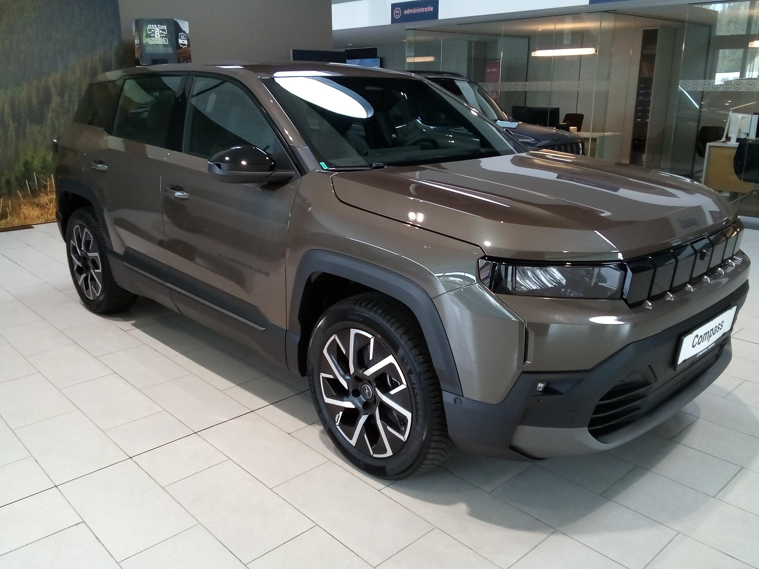 Jeep Compass JEEP Nieuwe compass Elektrisch Altitude 213pk - Image 3