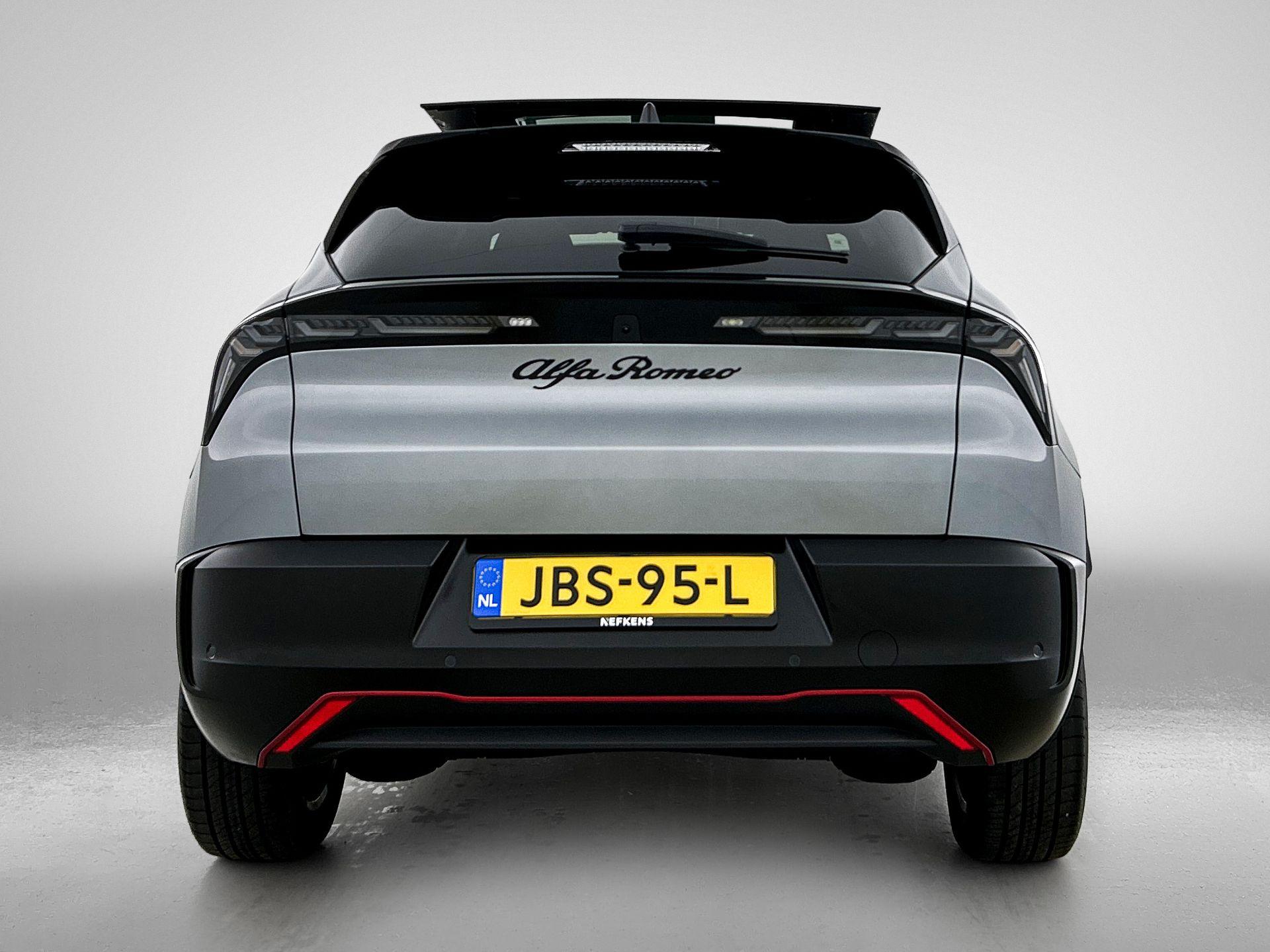 Alfa Romeo Junior Elettrica Speciale 54 kWh 156pk Automaat - Afbeelding 4