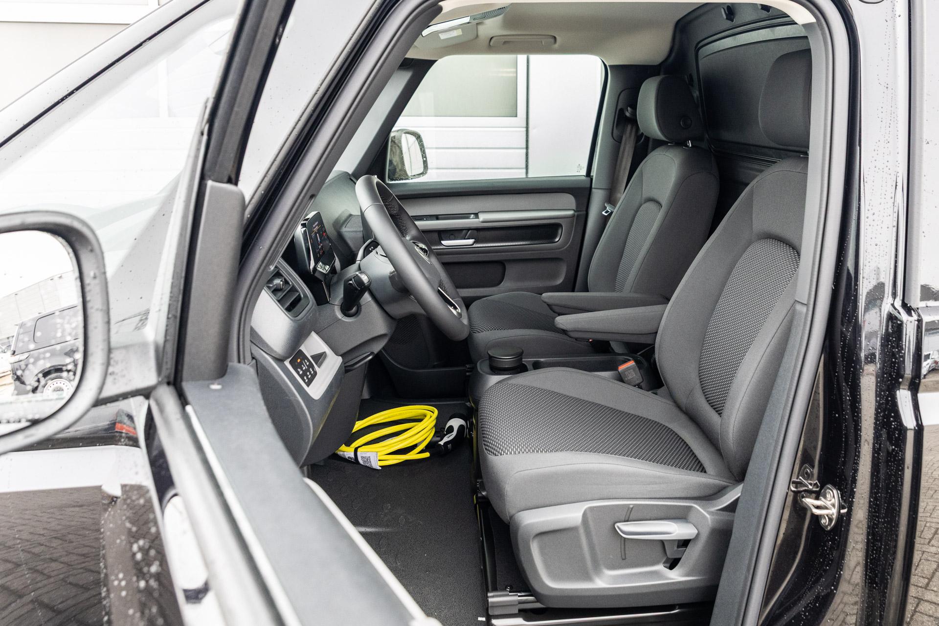 Volkswagen ID. Buzz Cargo Bulli edition 340pk 79 kWh 4MOTION - Afbeelding 4