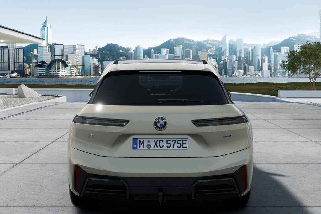 BMW iX 4