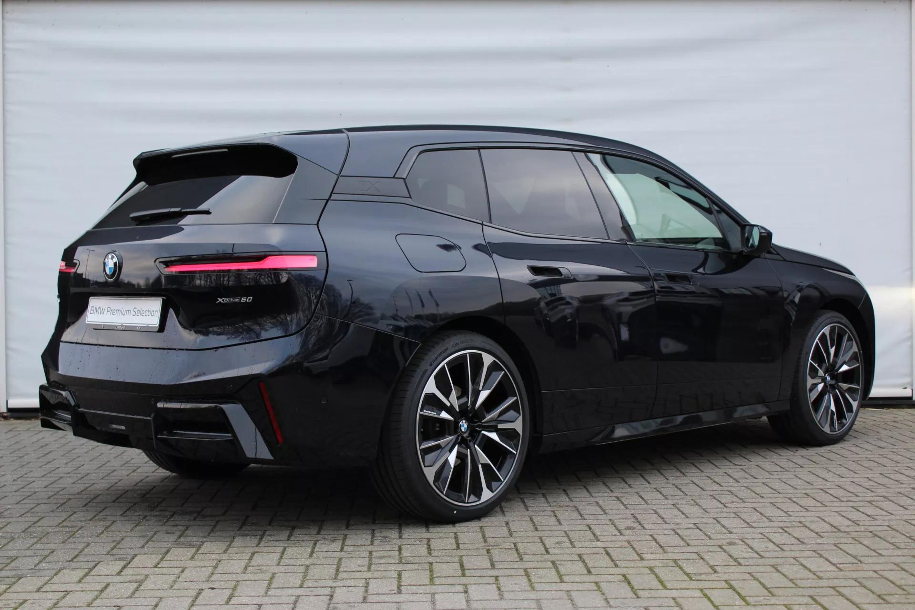 BMW iX xDrive60