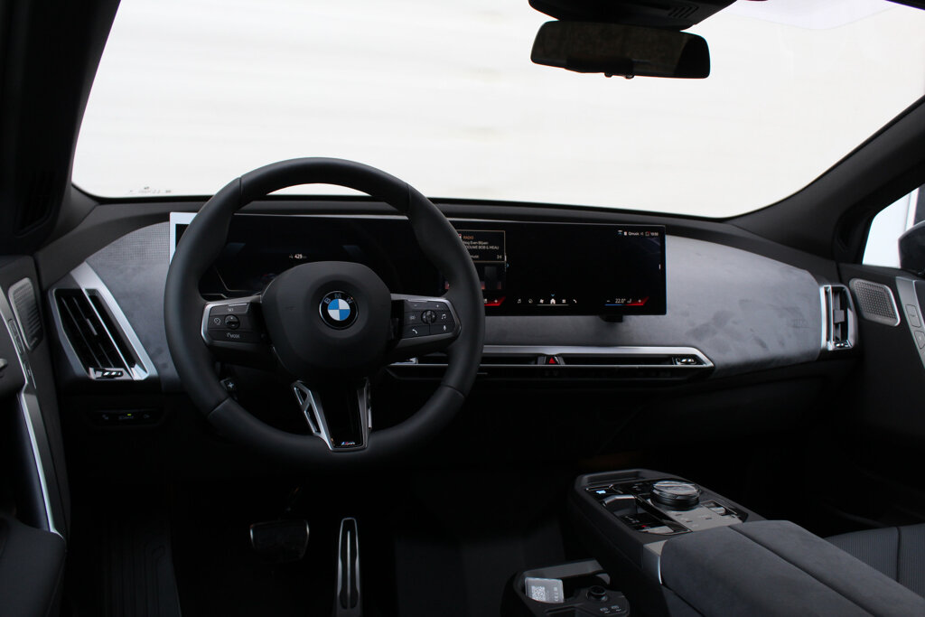 BMW iX 12