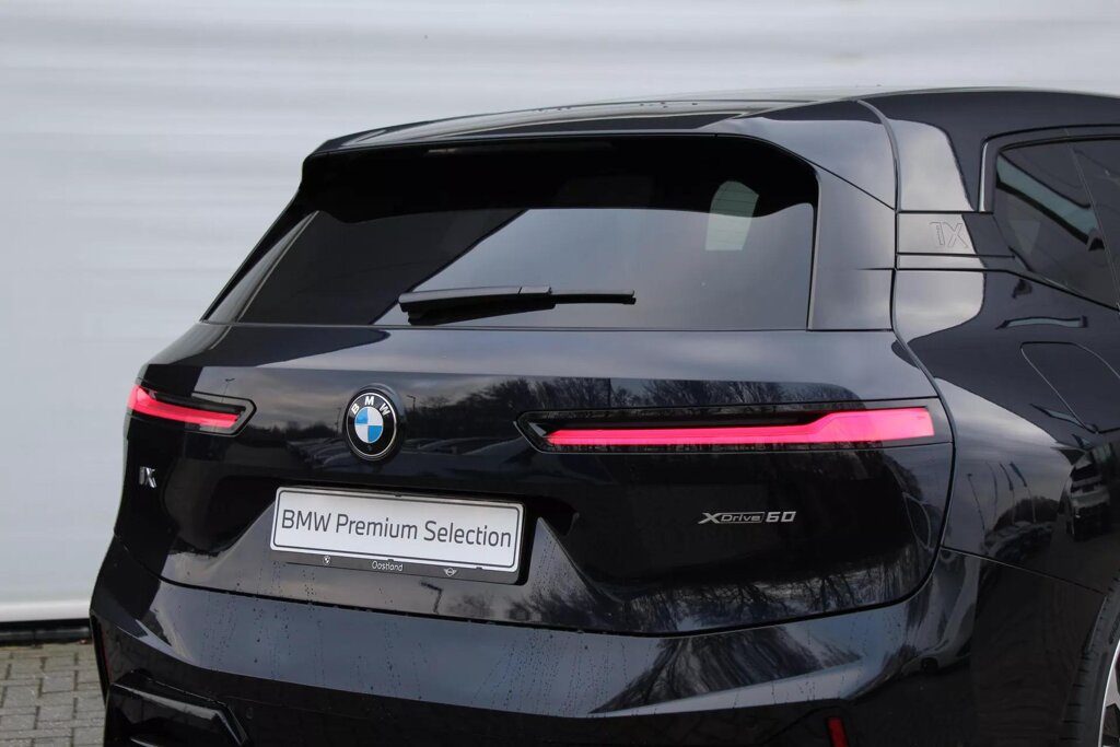 BMW iX 21