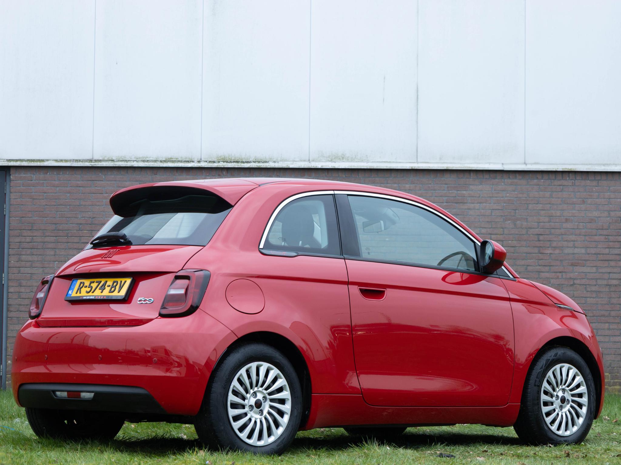 Fiat 500 RED 42 kWh 118PK - Afbeelding 2