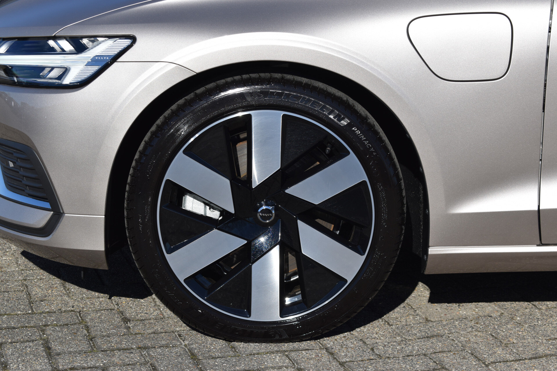 Volvo V60 T6 AWD 350PK Plug-in Hybrid Essential Bright - Afbeelding 5