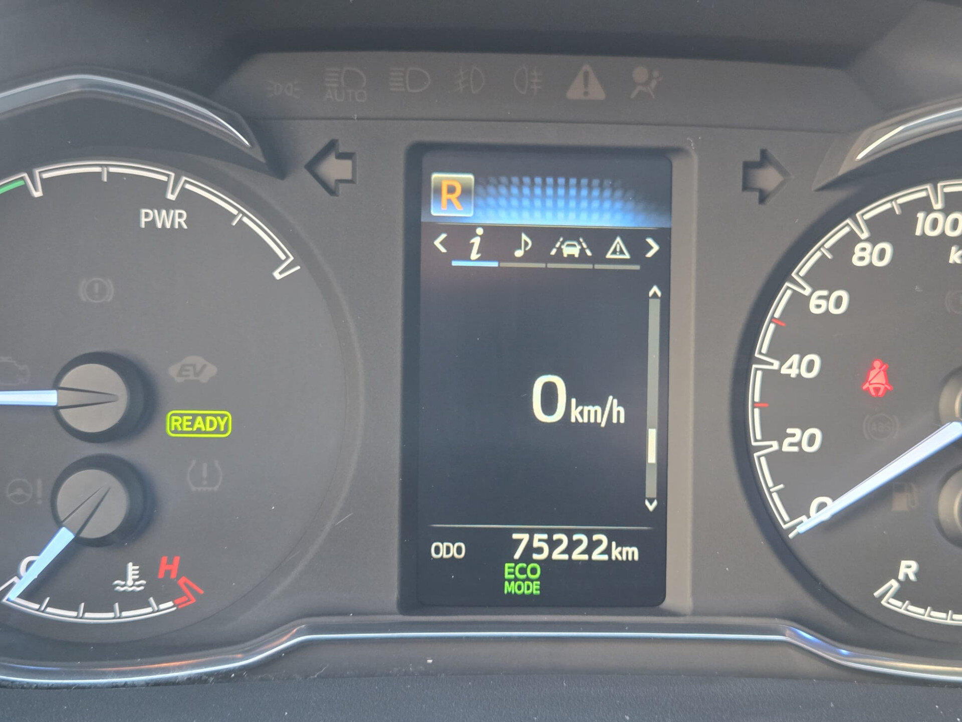 Toyota Yaris 1.5 Hybrid Y20 Exclusive Edition, Trekhaak, Stoel verwarming - Afbeelding 3