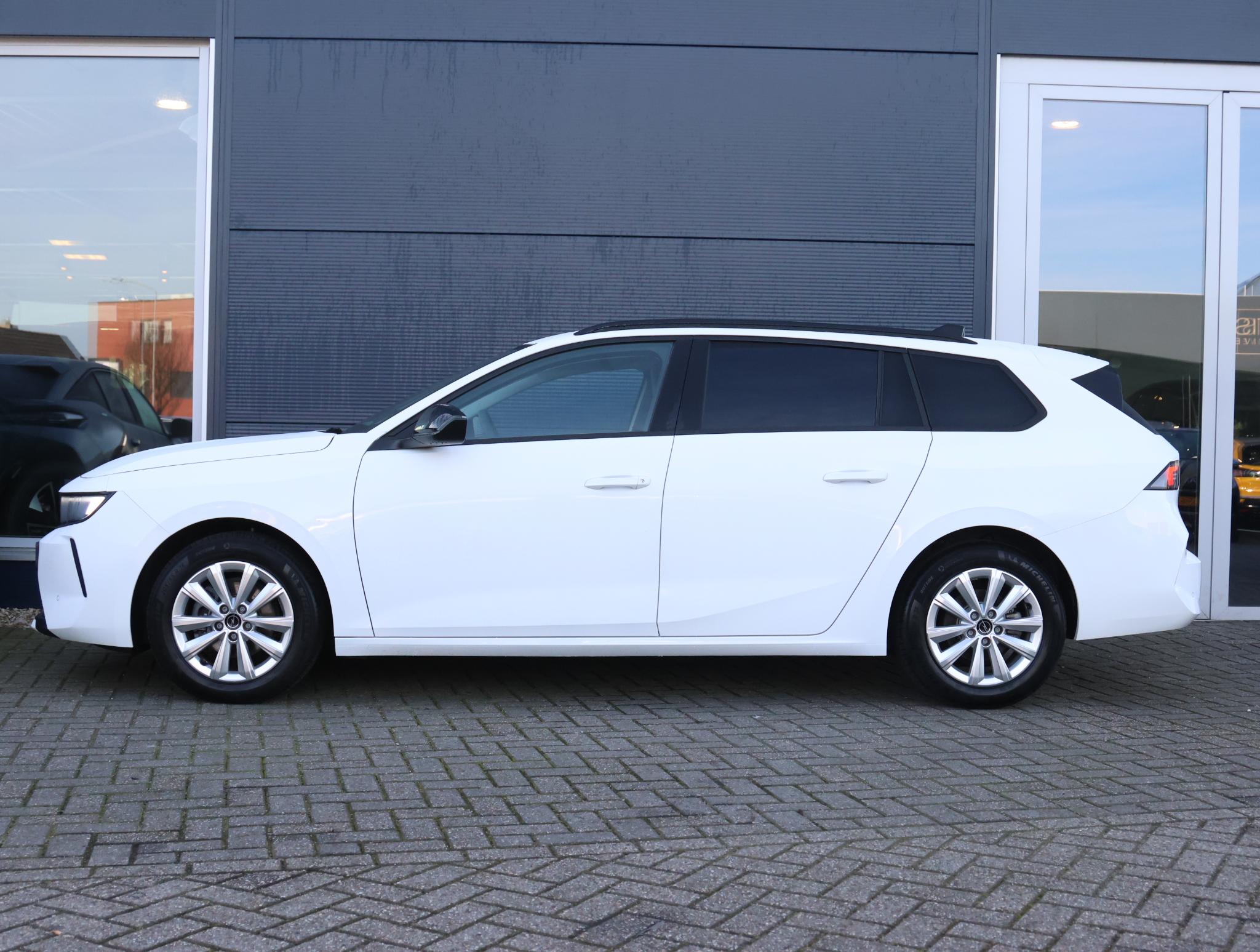 Opel Astra Sports Tourer 1.2 110pk Business Edition - Afbeelding 2
