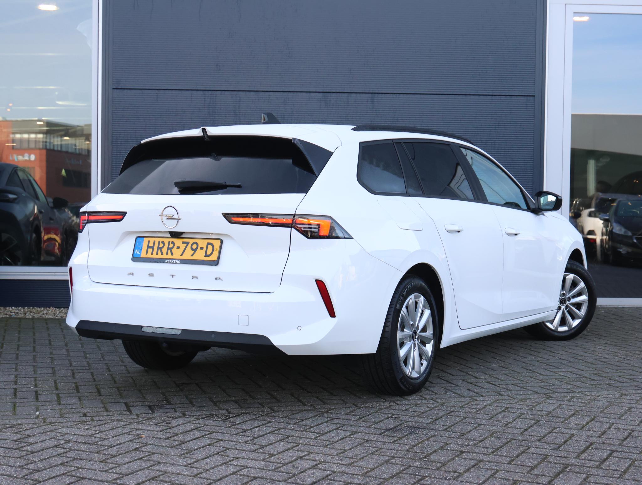 Opel Astra Sports Tourer 1.2 110pk Business Edition - Afbeelding 3