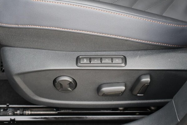 elektrisch verstelb. bestuurdersstoel met geheugen elektrisch verstelb. bestuurdersstoel met geheugen