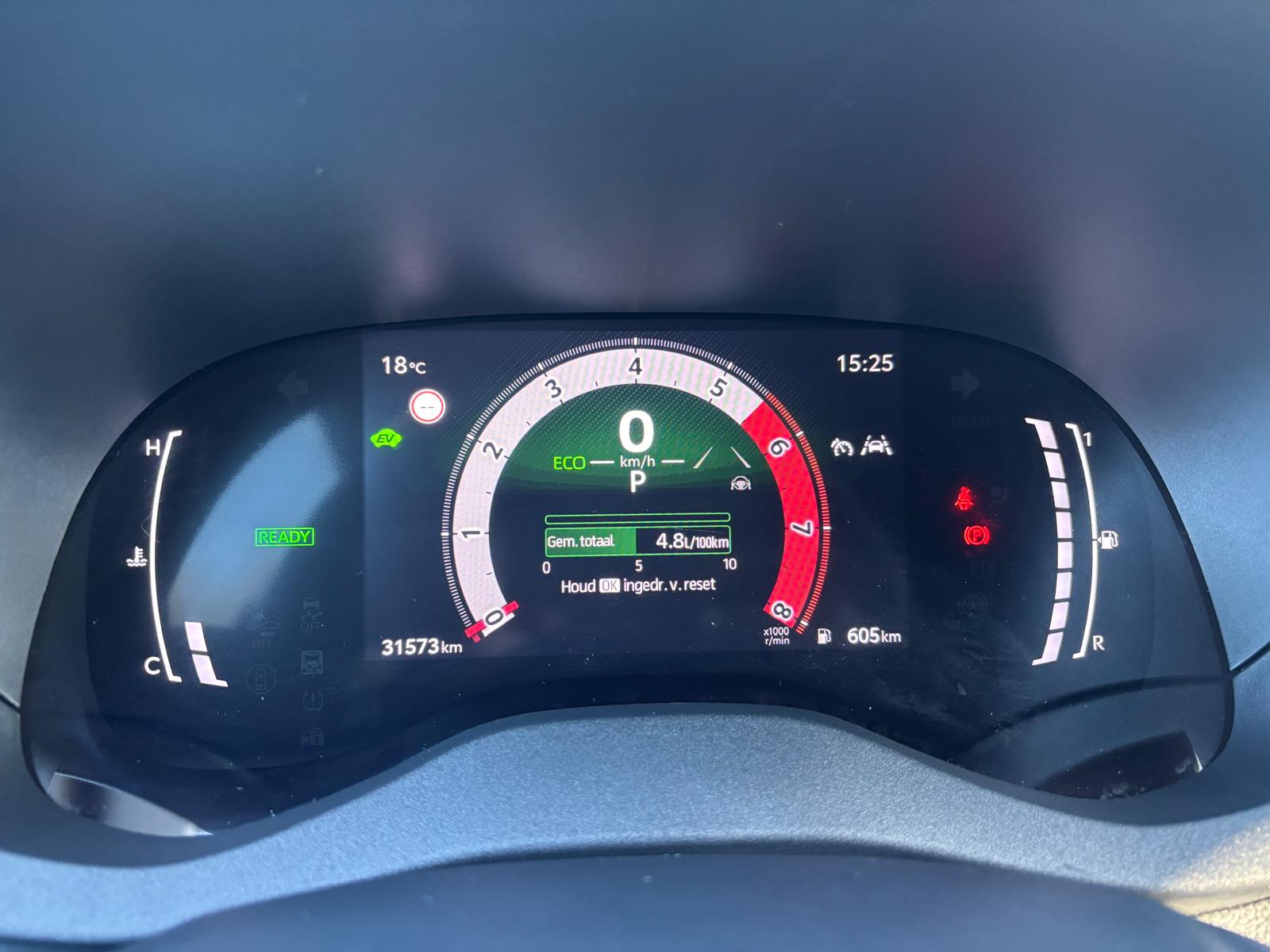 Toyota Yaris Cross 1.5 Hybrid 115 Dynamic + Comfort pack - Afbeelding 3