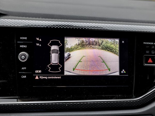 Achteruitrijcamera (Rear View) Achteruitrijcamera (Rear View)