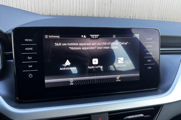 Apple Carplay/Android Auto Apple Carplay/Android Auto