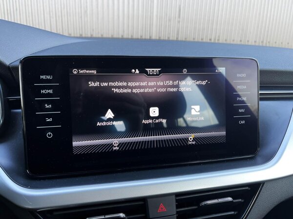 Apple Carplay/Android Auto Apple Carplay/Android Auto
