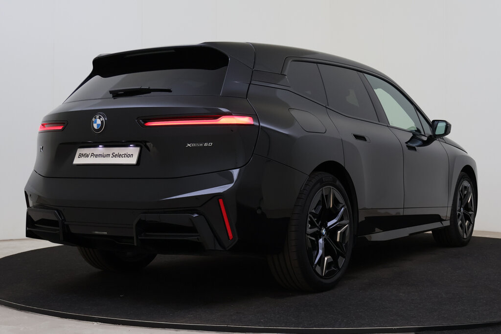 BMW iX 2
