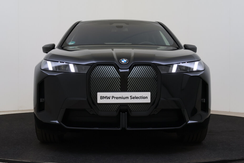 BMW iX 4