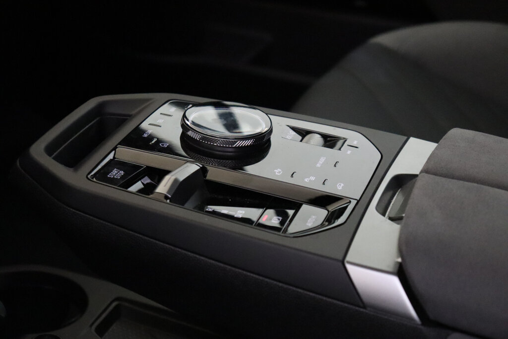 BMW iX 6