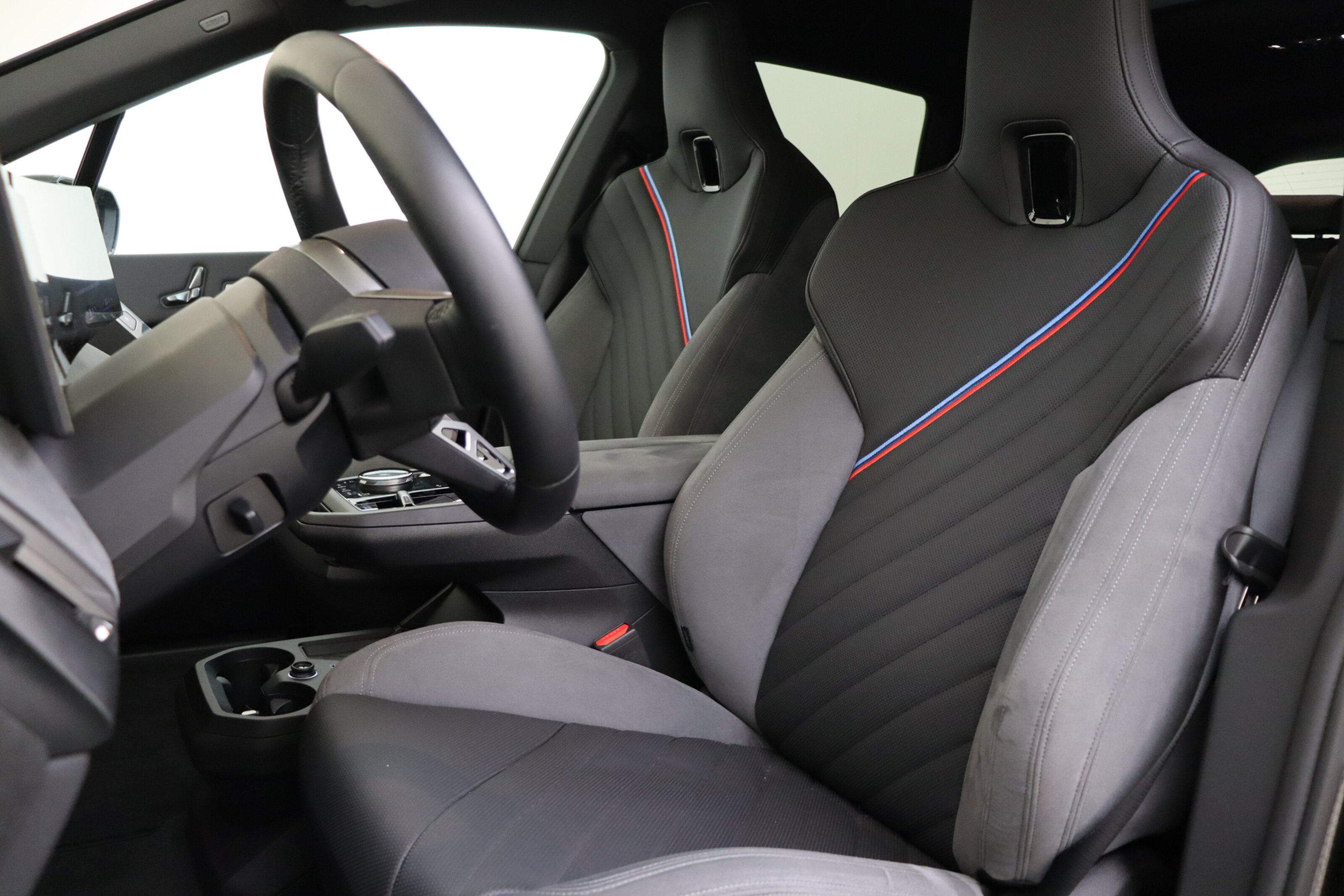 BMW iX 8