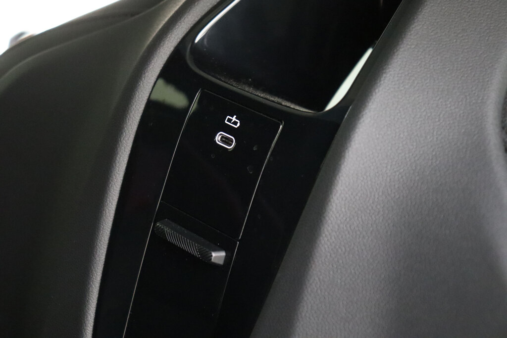 BMW iX 23