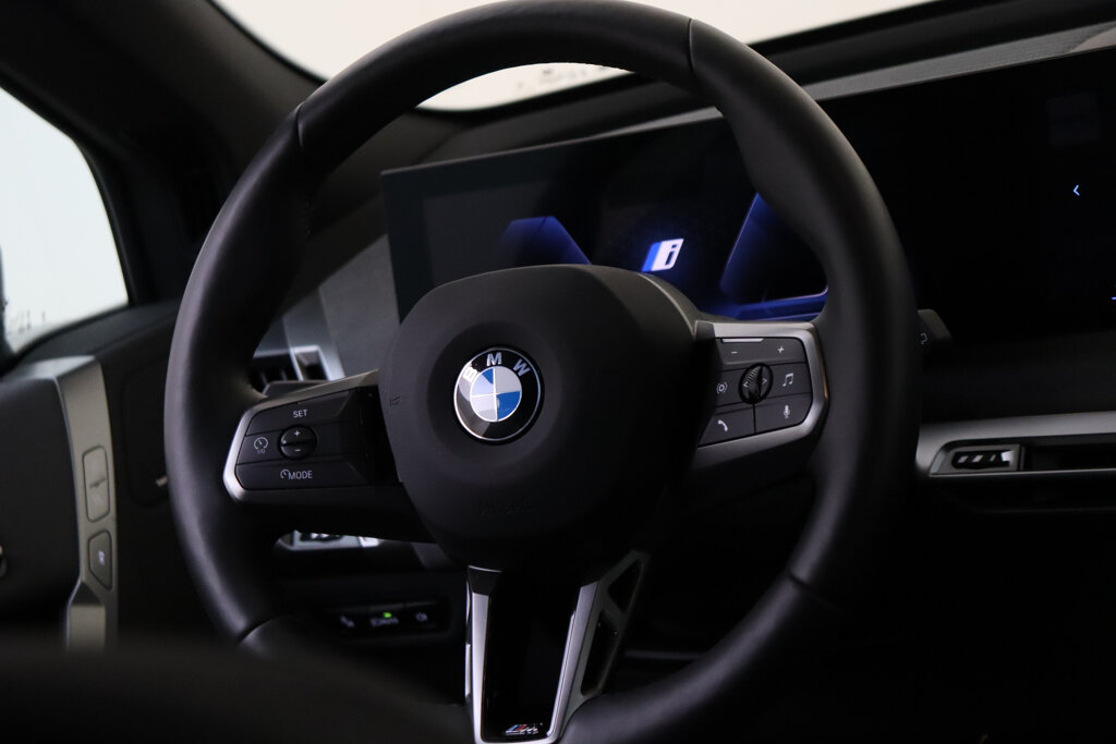 BMW iX 26