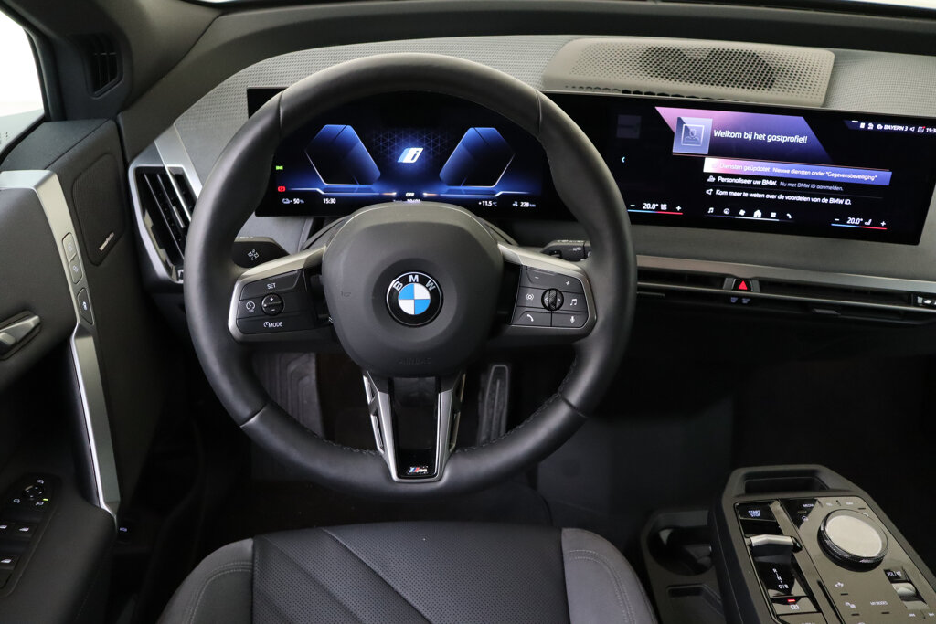 BMW iX 27