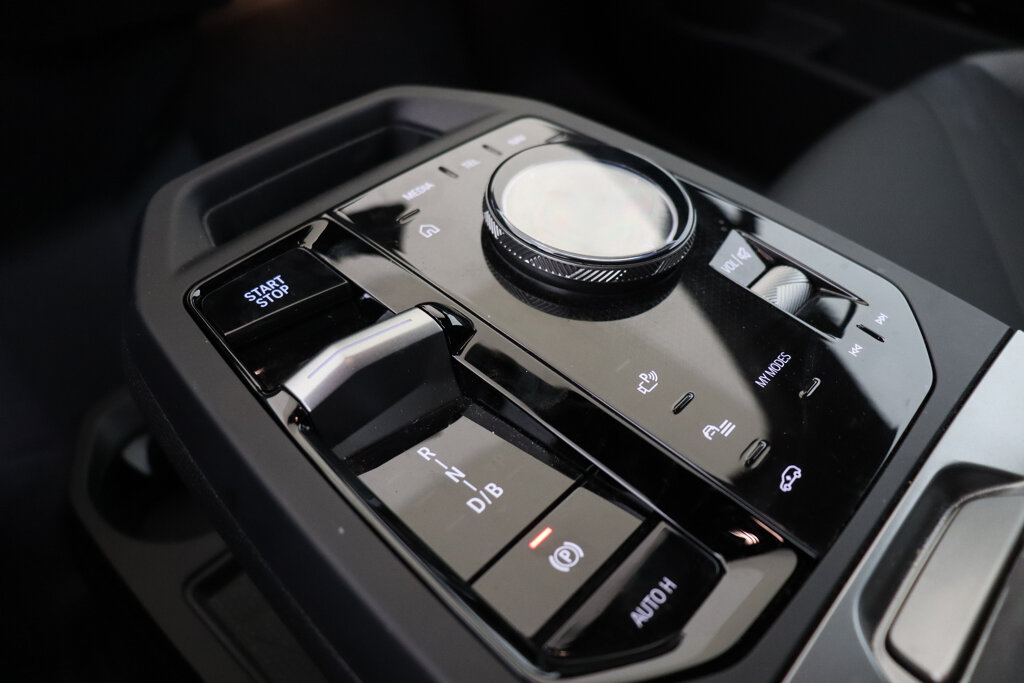 BMW iX 34