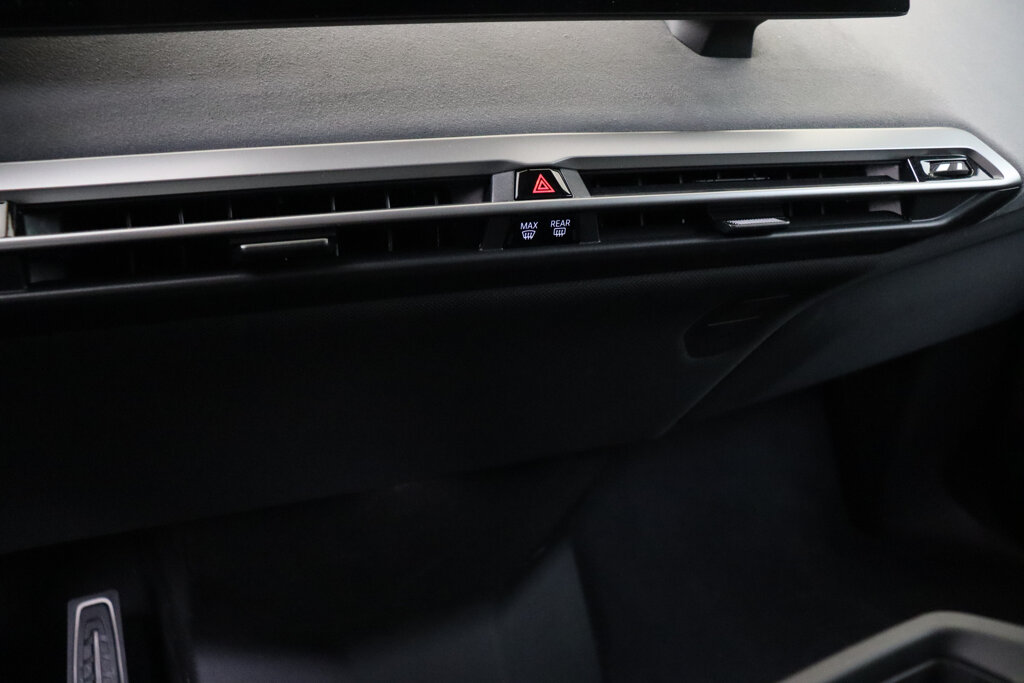 BMW iX 36