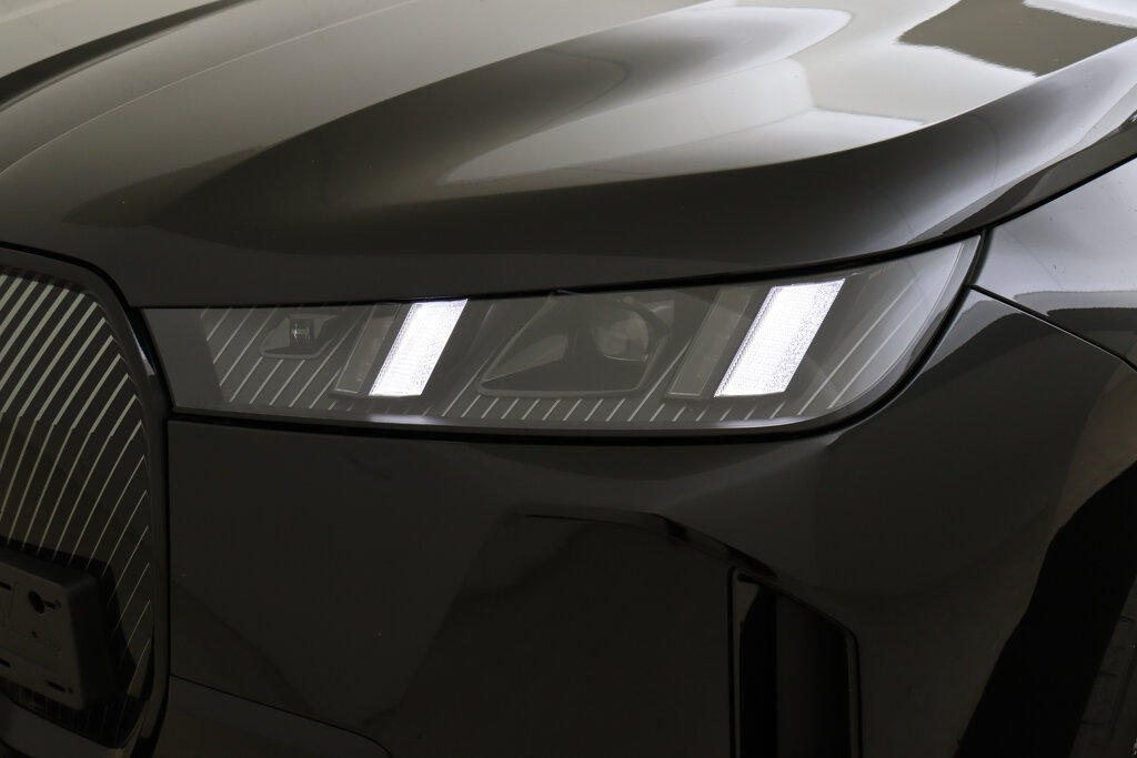 BMW iX 67