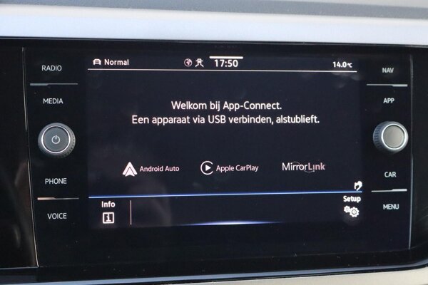 Apple Carplay/Android Auto Apple Carplay/Android Auto
