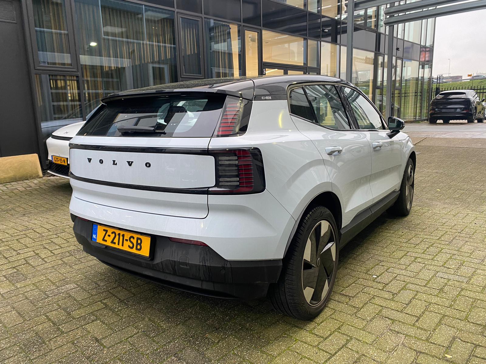 Volvo EX30 Single Motor Extended Range Plus 69 kWh - Afbeelding 4