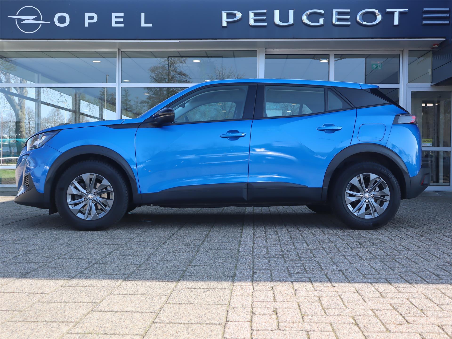 Peugeot 2008 SUV Active Pack PureTech 100pk H6, Rijklaarprijs, Navigatie Trekhaak DAB+ LED verlichting - Afbeelding 2