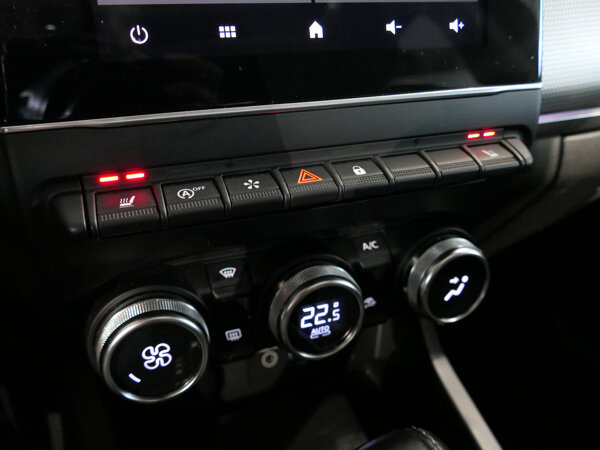 Voorstoelen verwarmd Voorstoelen verwarmd