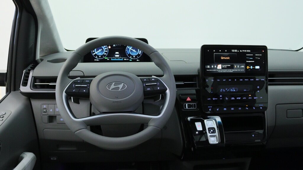 Hyundai Staria 1.6 T-GDI HEV | Luxury 7 persoons | Hybride | Dubbele Schuifdeur - Afbeelding 3