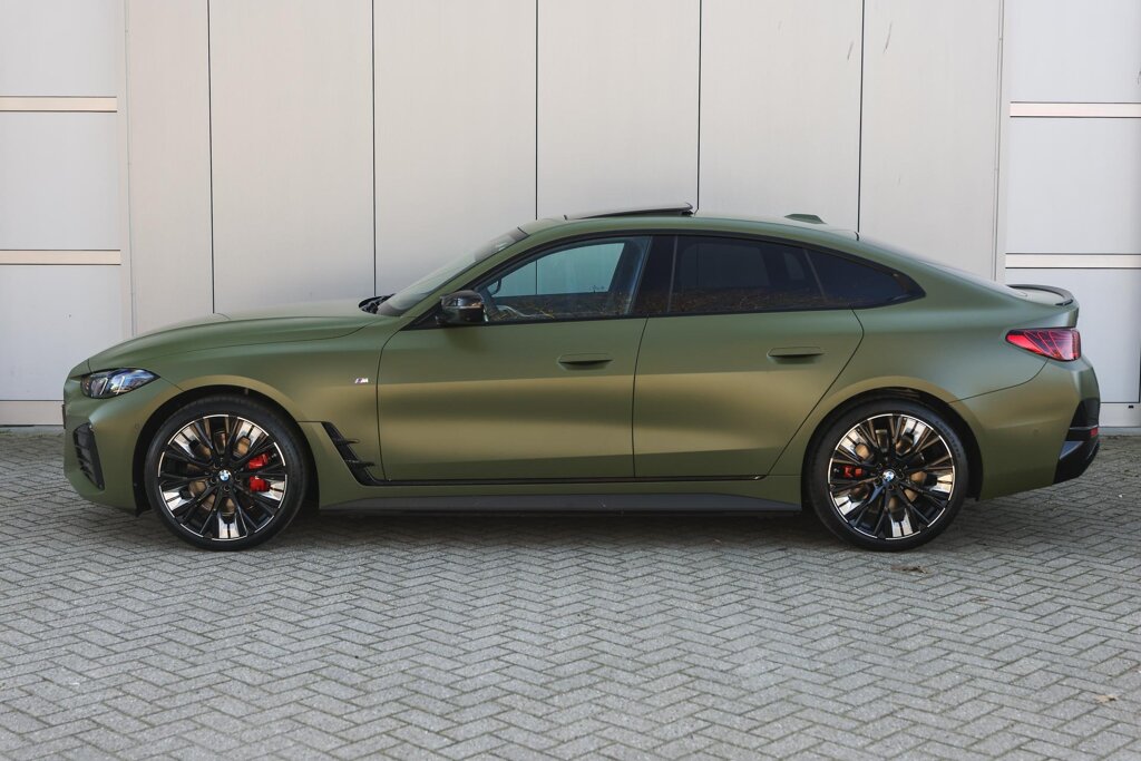 BMW i4 8