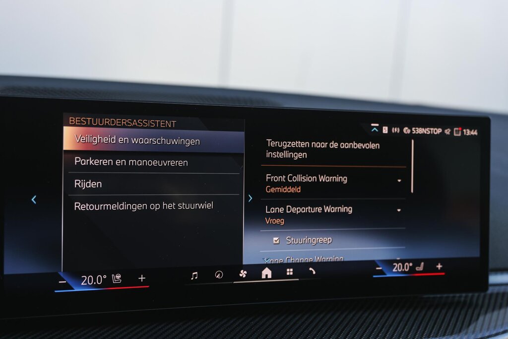 BMW i4 24