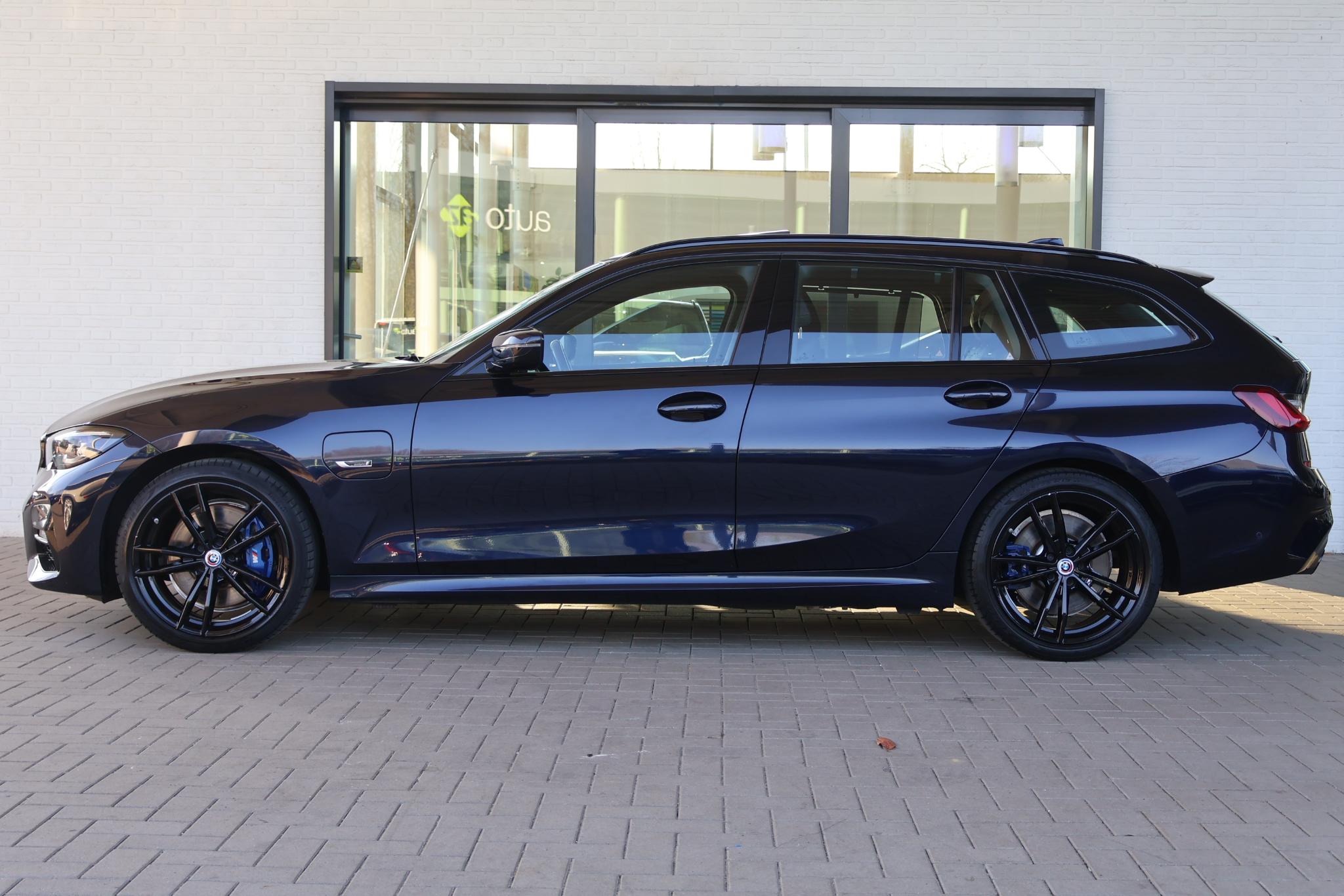 BMW 3 Serie Touring 330e - Afbeelding 3