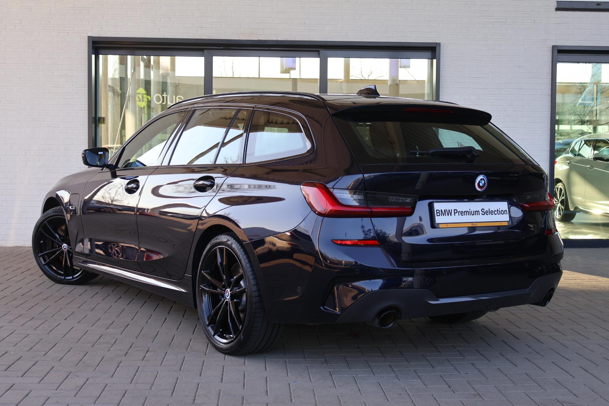 BMW 3 Serie Touring 330e - Afbeelding 4
