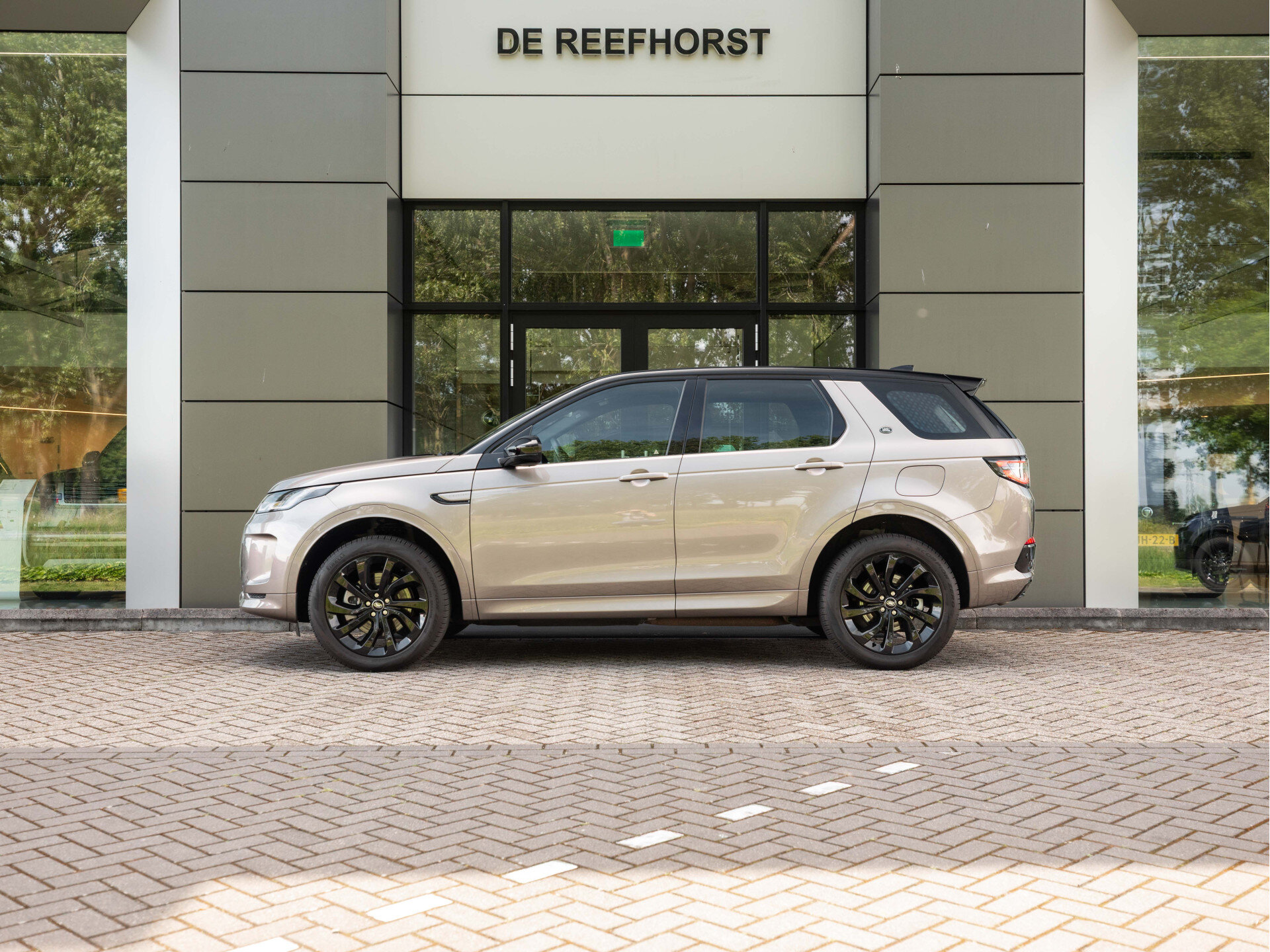 Land Rover Discovery Sport P300e R-Dynamic S - Afbeelding 3