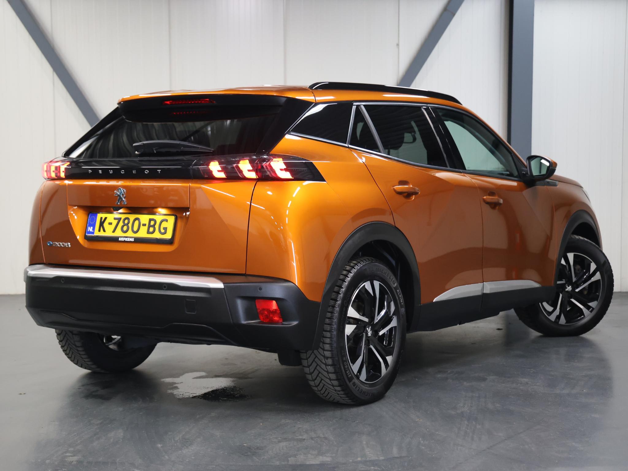 Peugeot e-2008 Allure 50kWh 136PK - Afbeelding 3