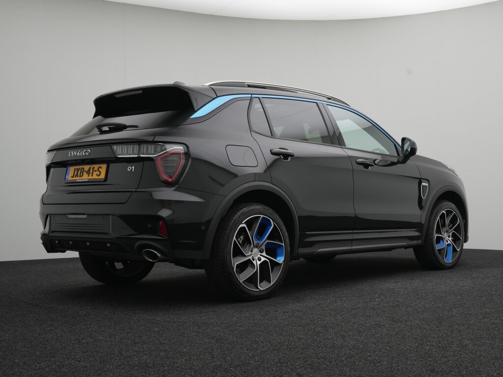 Lynk & Co 01 1.5 PHEV 261 PK | 360 graden camera | Panoramadak | Navigatie - Afbeelding 2