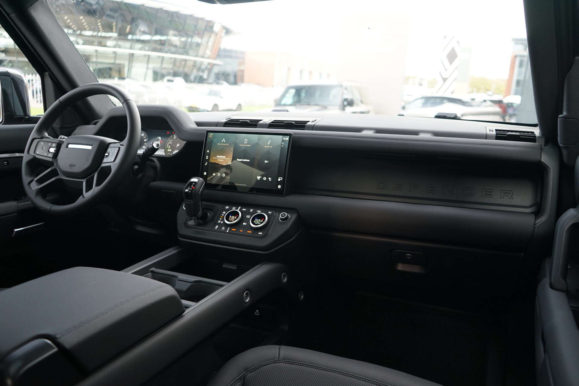 Land Rover Defender 110 2.0 P300e 110 X-Dynamic SE - Afbeelding 4