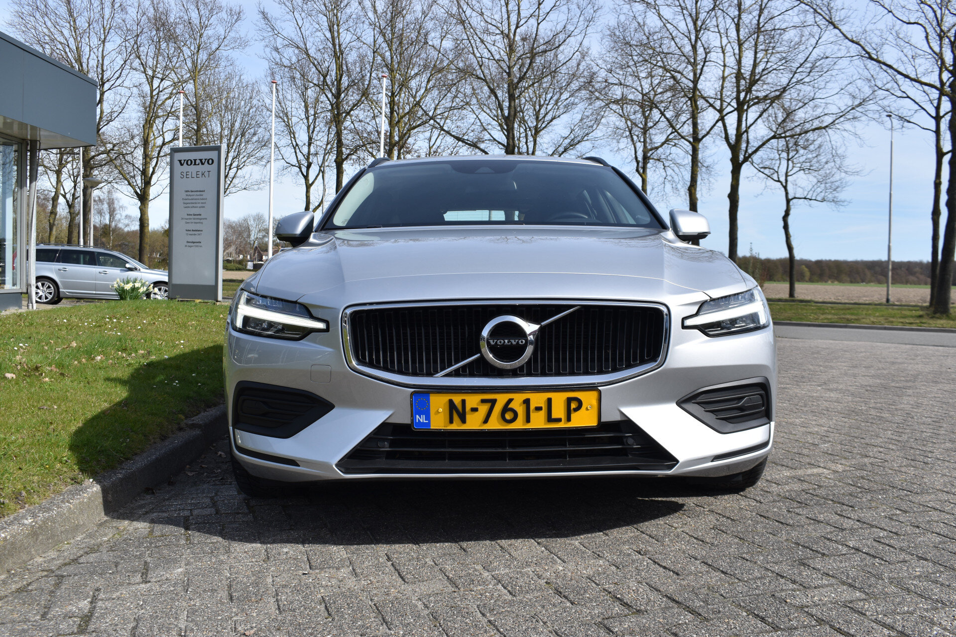 Volvo V60 B3 177PK Automaat Momentum Advantage - Afbeelding 3