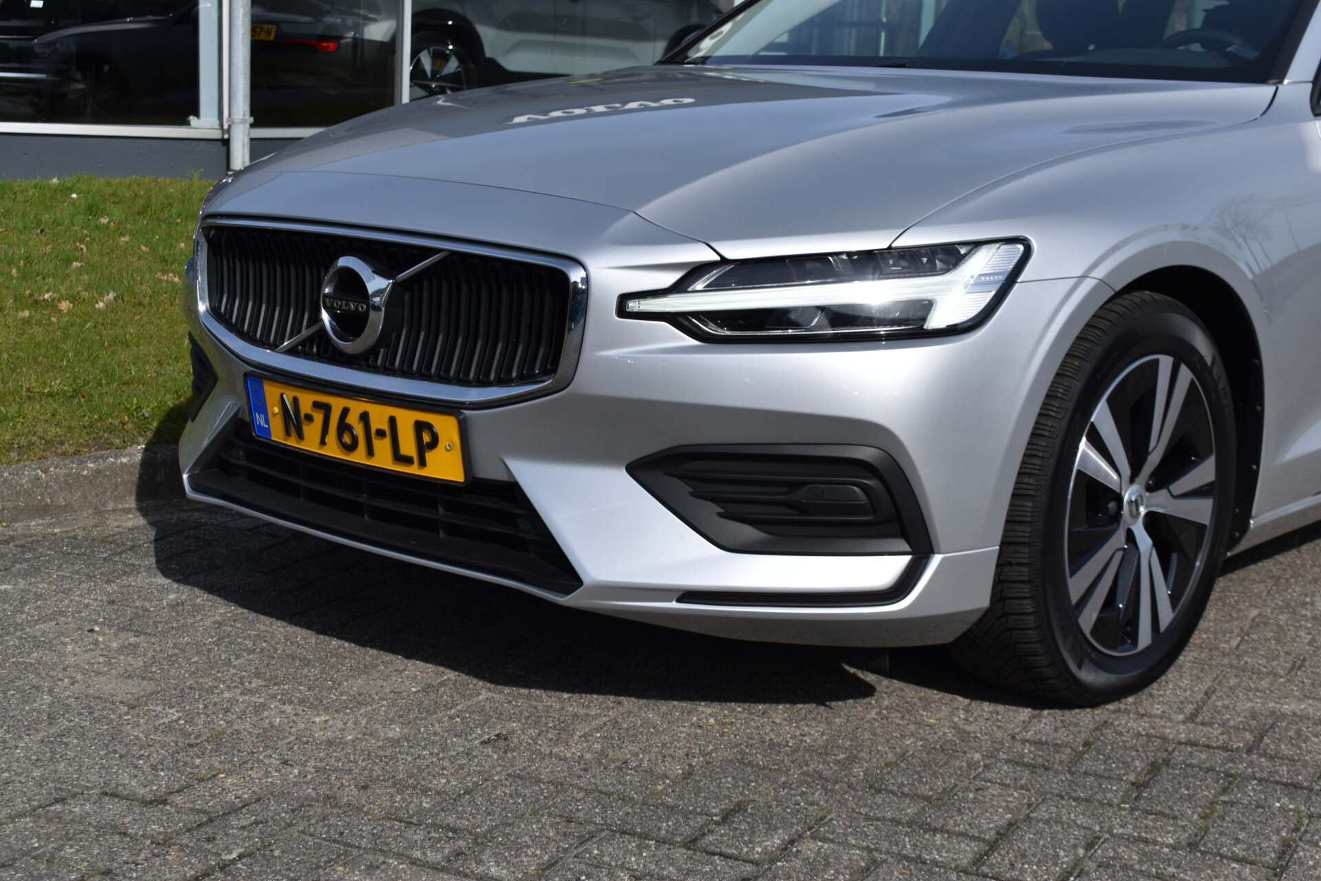 Volvo V60 B3 177PK Automaat Momentum Advantage - Afbeelding 4