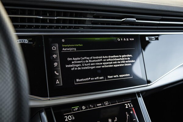 Apple Carplay/Android Auto Apple Carplay/Android Auto