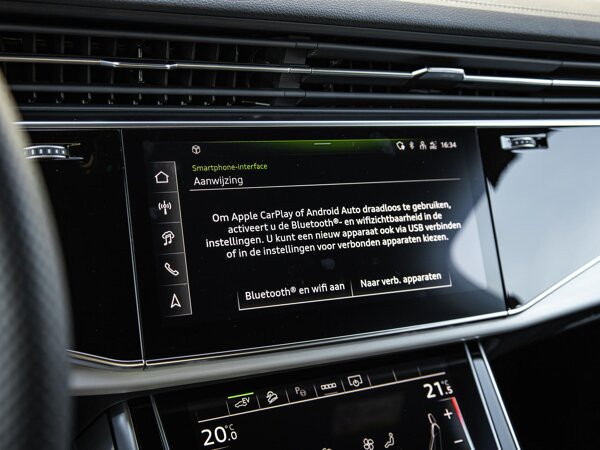 Apple Carplay/Android Auto Apple Carplay/Android Auto